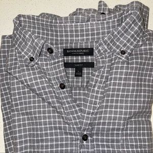 Banana Republic Men’s flannel button up shirt - L